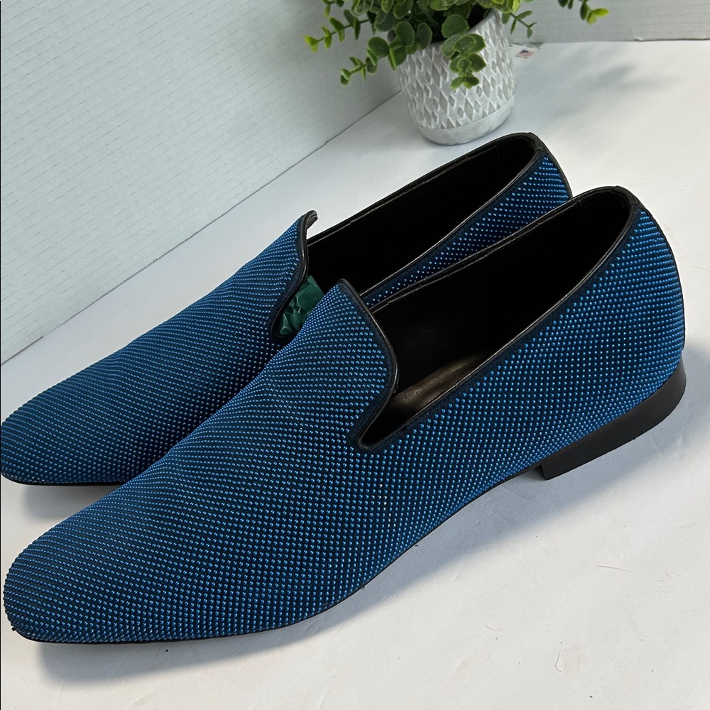 Donald Pliner Signature Blue
Made in Italy